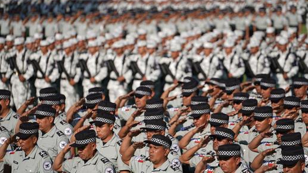 AMLO da 'banderazo' a la Guardia Nacional para su desplegue en el país