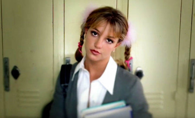 Britney Spears vuelve a vestirse como la colegiala de ‘Baby One More Time’ [FOTO]
