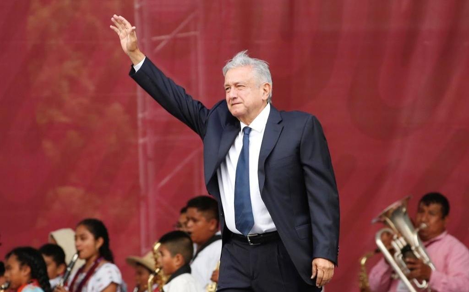 Pese a 'lluvia de amparos' obras en Santa Lucía iniciarán este mes: asegura AMLO
