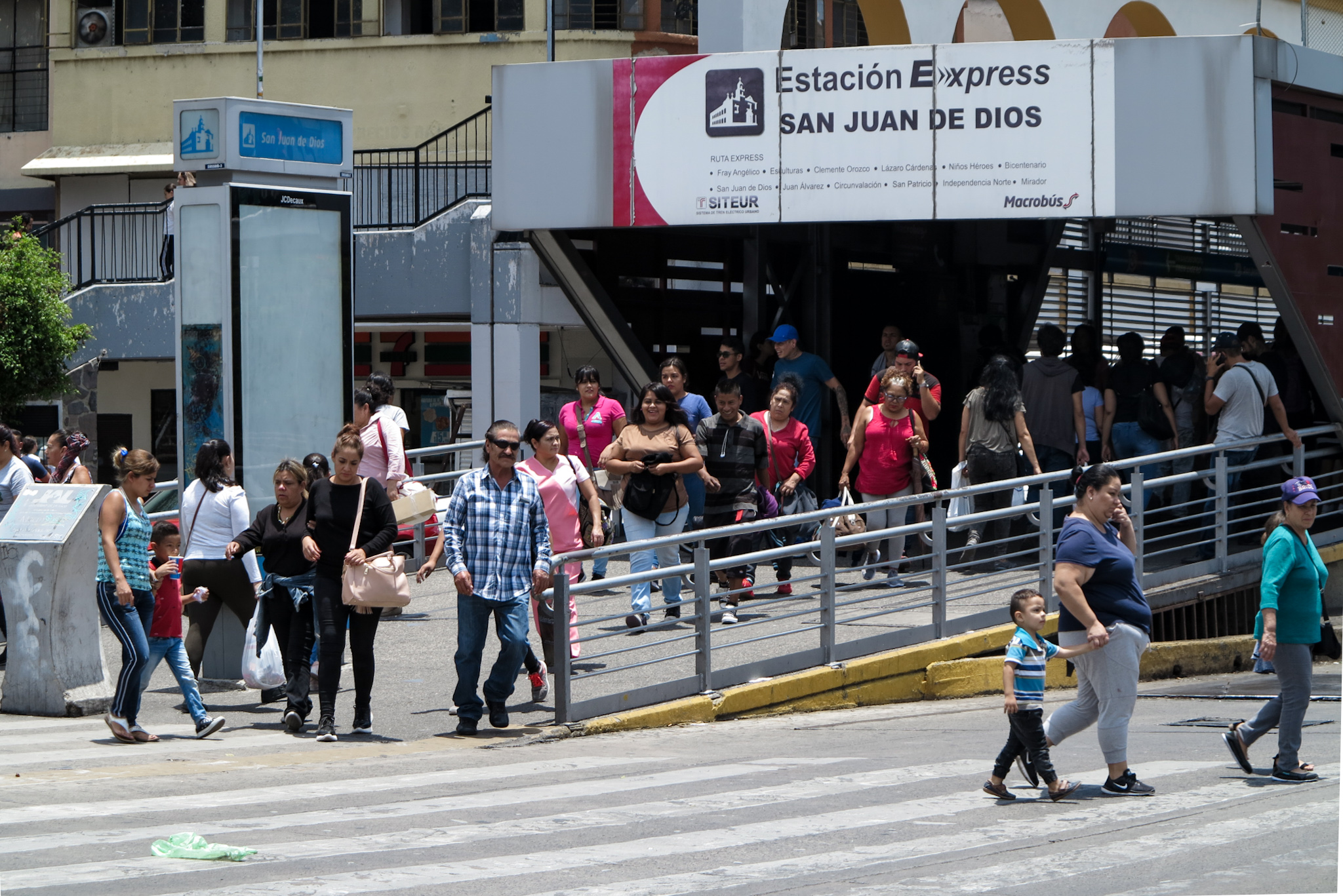 Piden que también se atienda el tema de las inundaciones en Macrobús