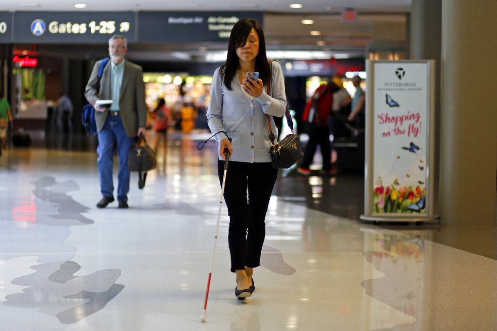 Crean app para asistir a invidentes en aeropuertos 
 
