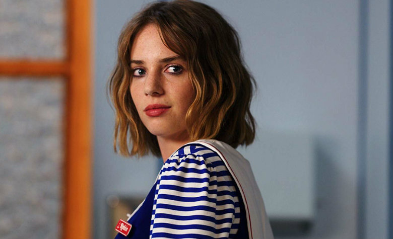 Maya Hawke: roba cámaras en 'Stranger Things 3'