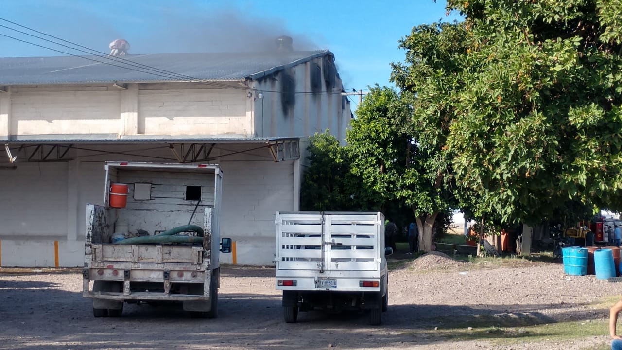 Se registra incendio en fábrica de hilo en Zona Industrial de Gómez Palacio