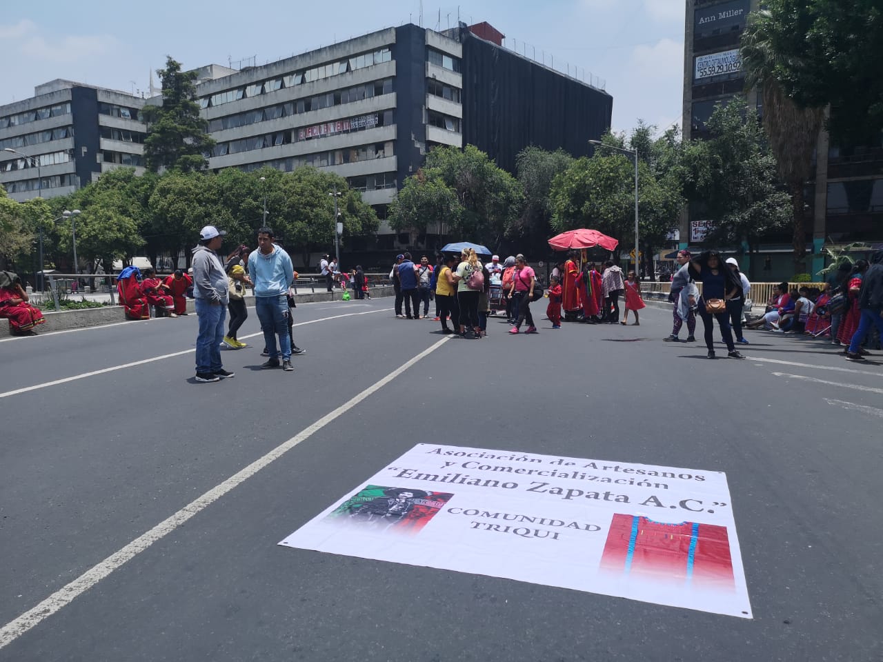 Bloquean 20 de Noviembre en el Centro Histórico