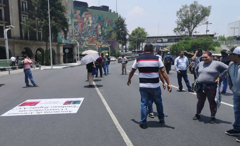 Bloquean 20 de Noviembre en el Centro Histórico
