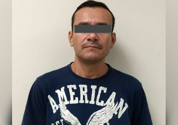 Joven se disfraza de ‘Betty, la Fea’ y gana concurso (VIDEO)