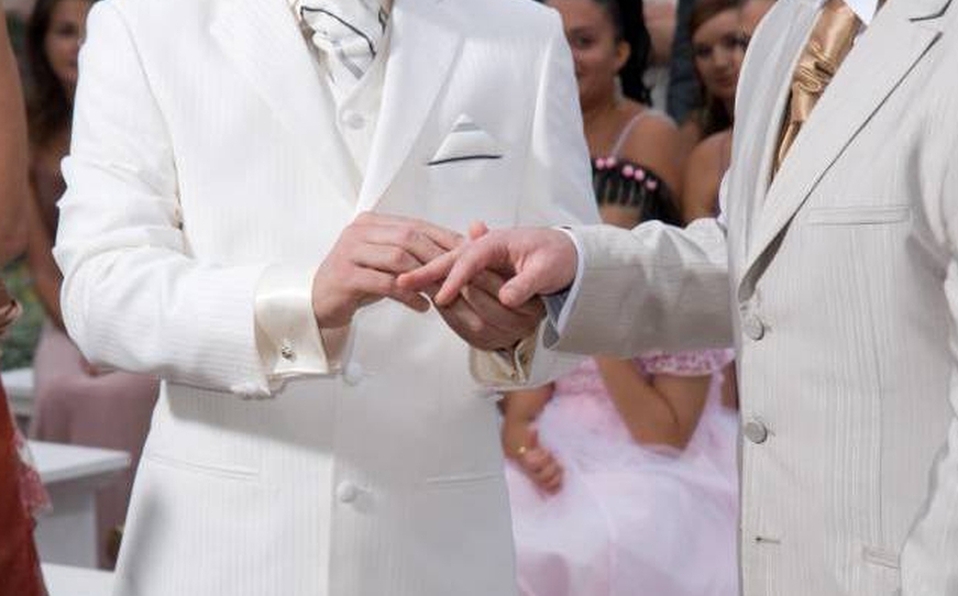 Cuba permite el matrimonio de pareja transgénero