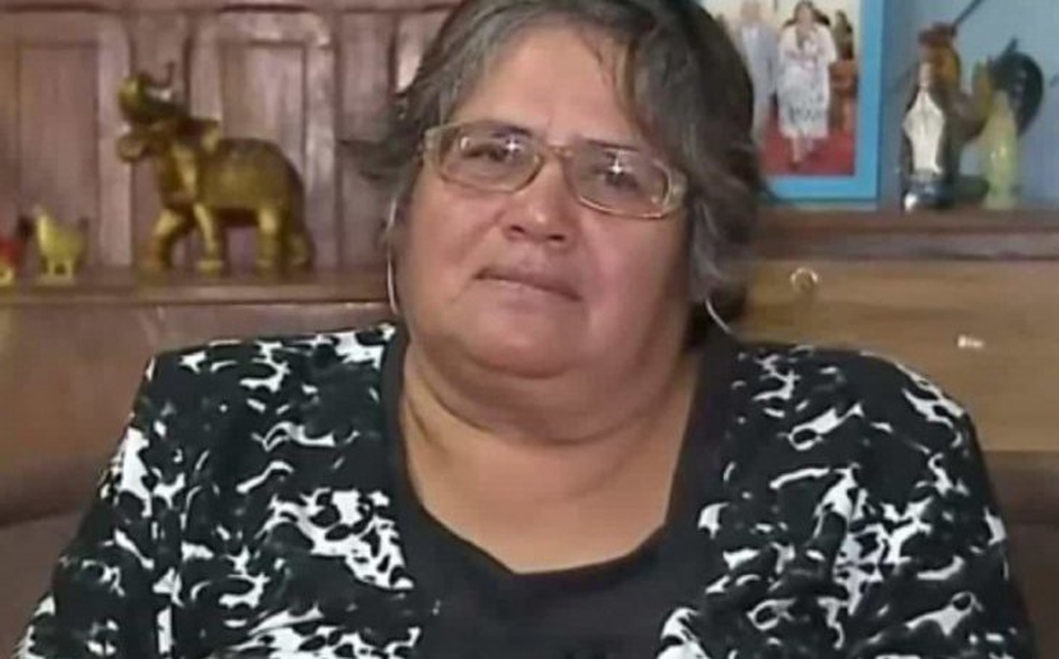 Mujer famosa por decir "vístima" durante entrevista recibirá una casa