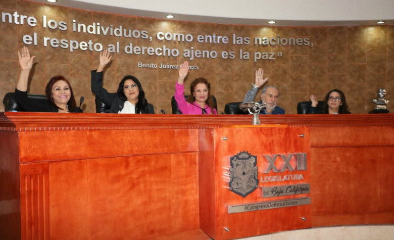 Renuncian al PAN seis diputados en Baja California
