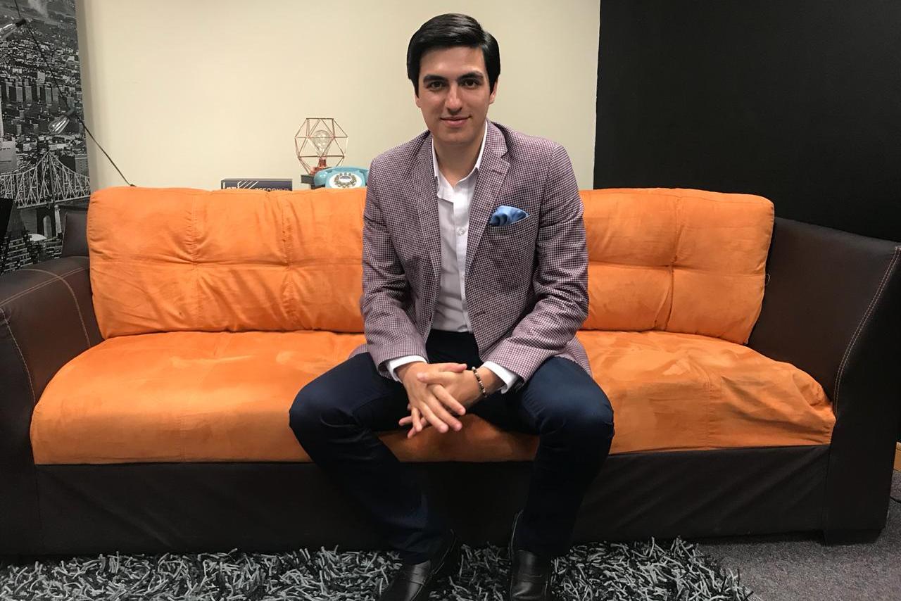 Destaca con estilo propio Raúl Hernández Jr.