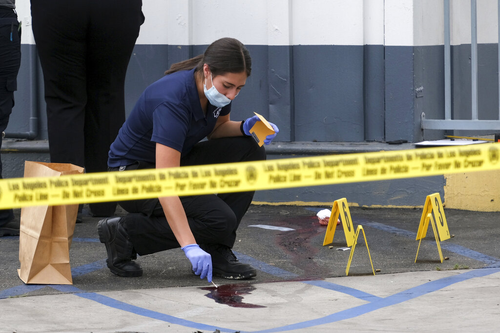 En un lapso de 12 horas, joven mata a balazos a su padre, hermano y a dos personas más