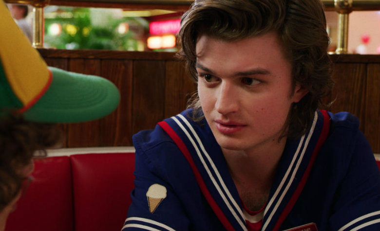 Steve Harrington de Stranger Things 'le entra' a la música