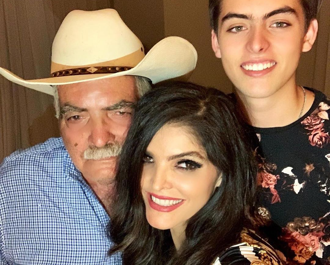Se reencuentra Ana Bárbara con su papá