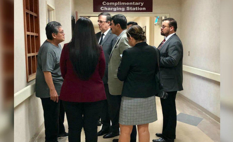 Marcelo Ebrard se reúne con familiares de mexicanos heridos en El Paso Texas
