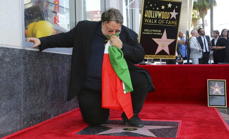 Guillermo del Toro envía mensaje a migrantes durante su estancia en Hollywood