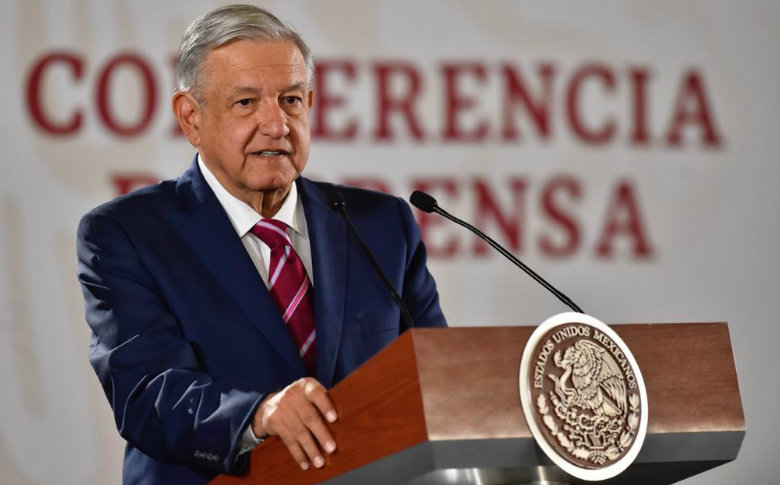 Gobierno analiza creación de universidad para formación de médicos y enfermeras