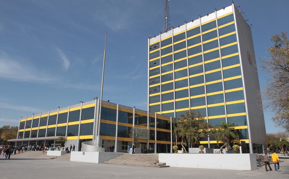 A partir de hoy los títulos profesionales en NL costarán menos de mil 886 pesos