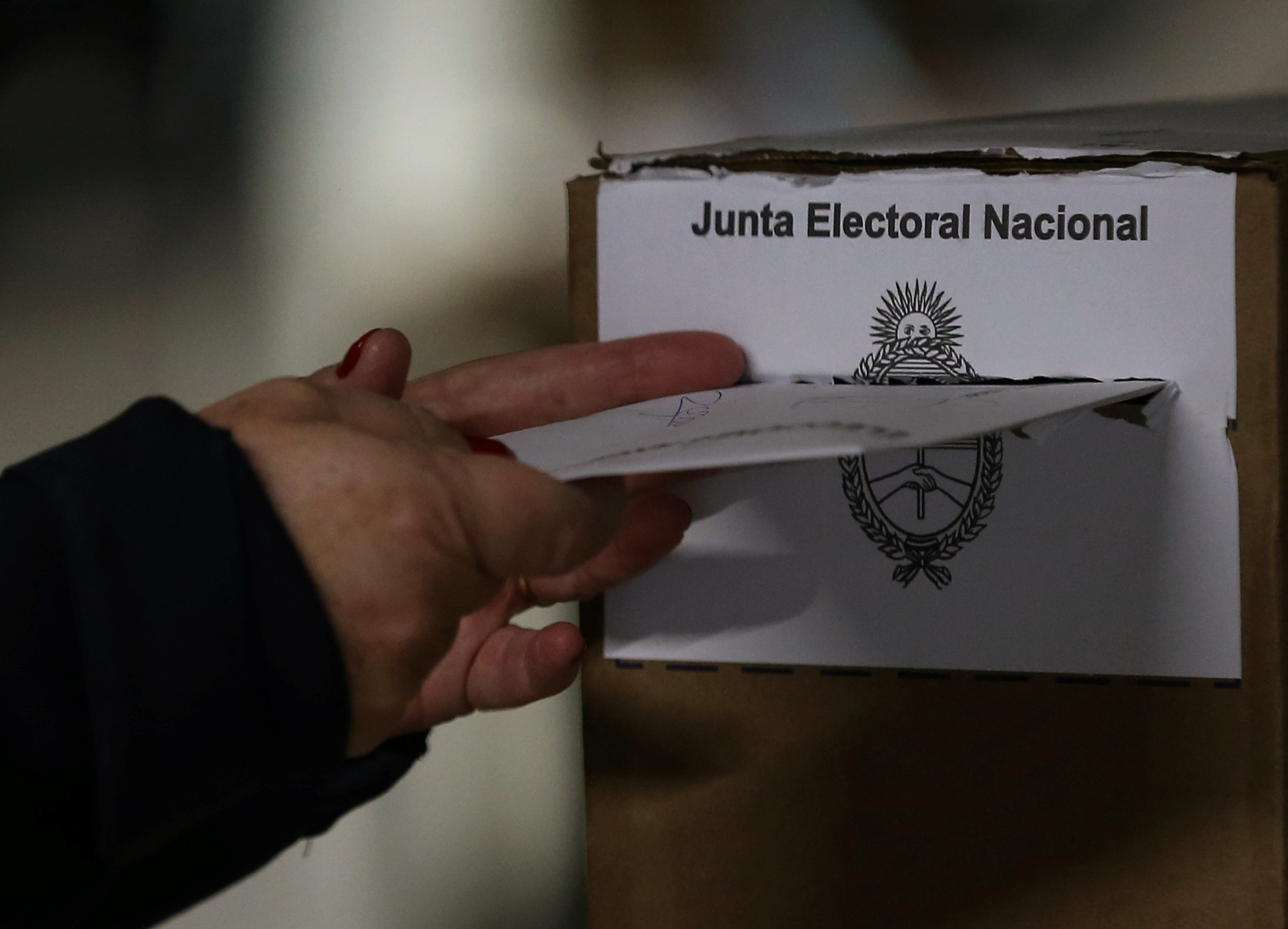 Inician primarias presidenciales en Argentina