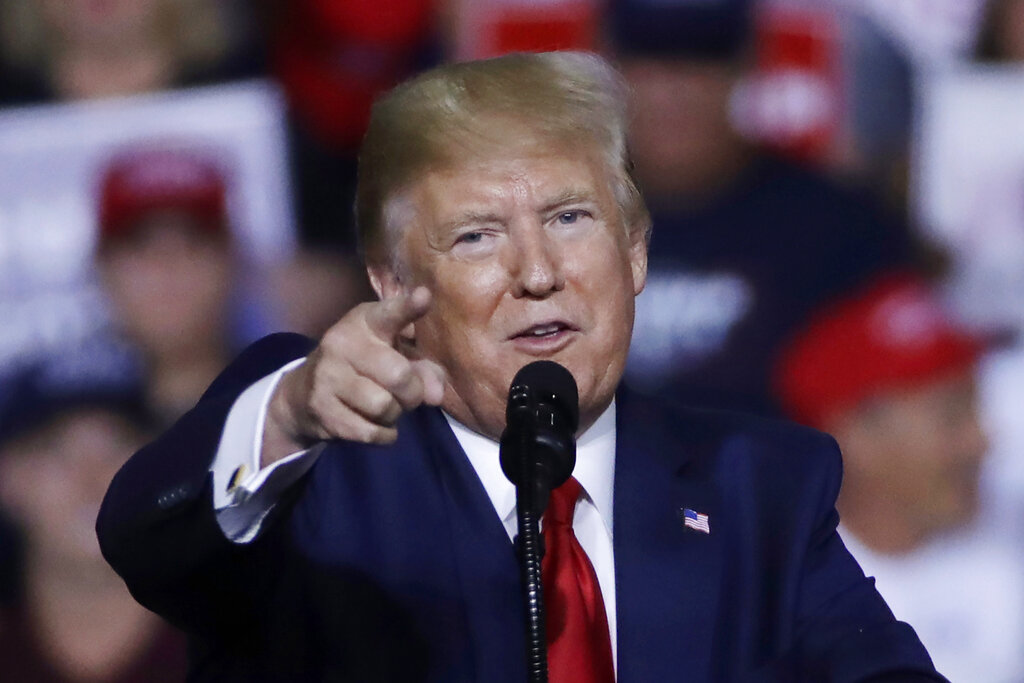 Trump promete construir 800 kilómetros de muro para el 2020