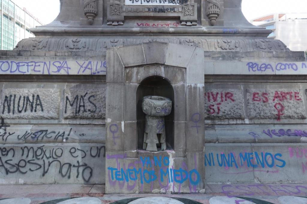 Tras vandalismo, cubren por tiempo indefinido Ángel de la Independencia