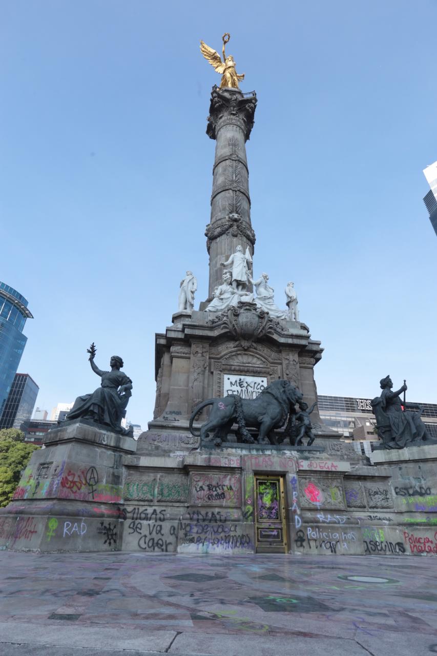 Tras vandalismo, cubren por tiempo indefinido Ángel de la Independencia