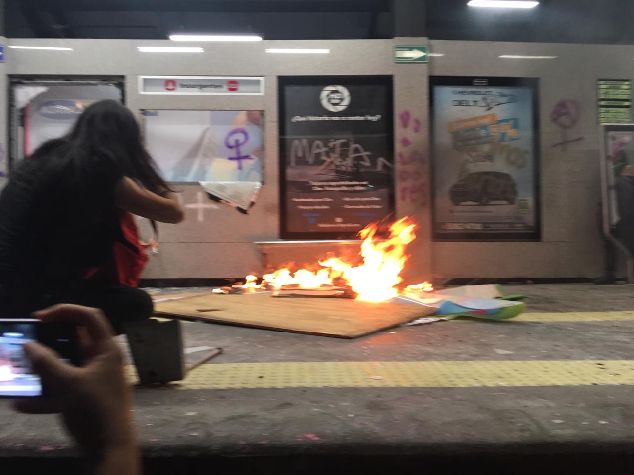 En manifestación contra violaciones, causan destrozos en la Ciudad de México
