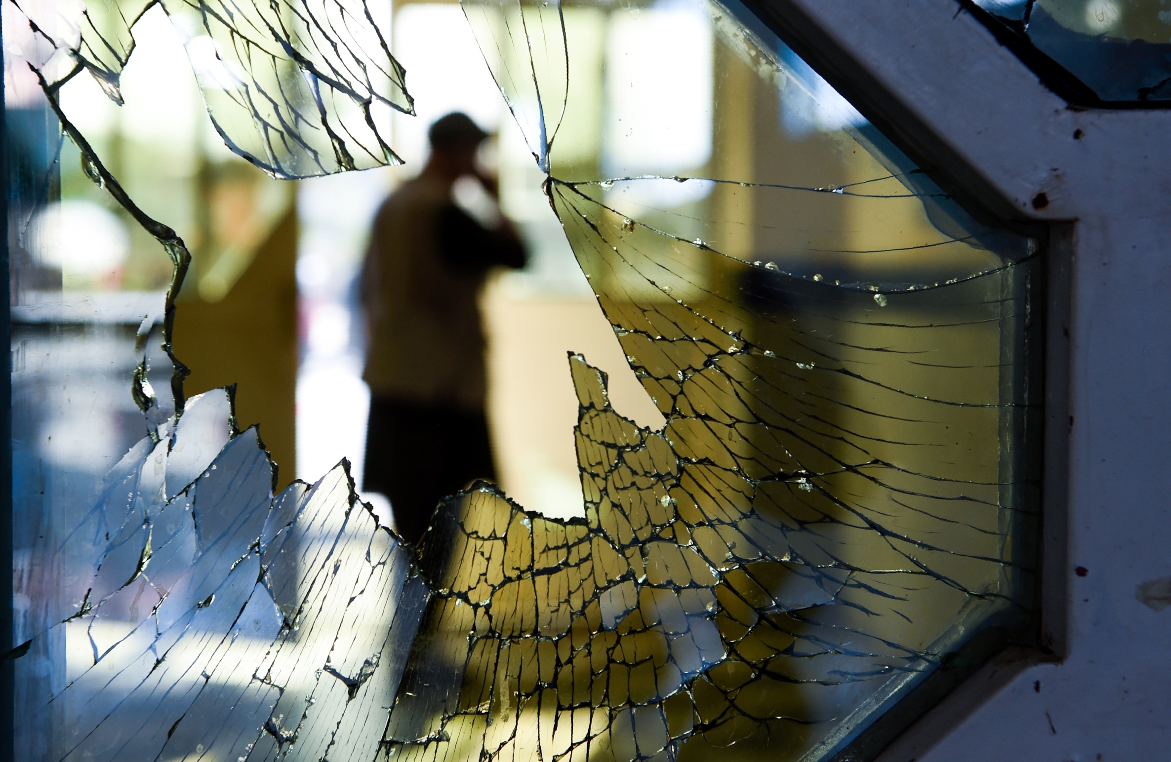Ataque suicida en boda en Afganistán deja 63 muertos