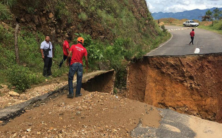 En Guerrero, 3 municipios están incomunicados por deslave