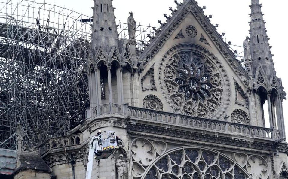 Reanudan las labores de restauración en Notre Dame