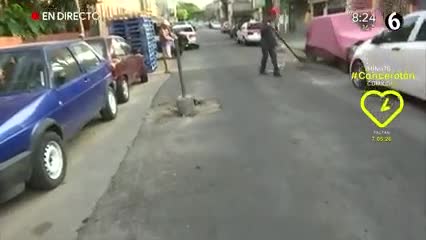 Telediario noticia Por la zona circulan vehículos pesados, lo cual afecta el pavimento. 