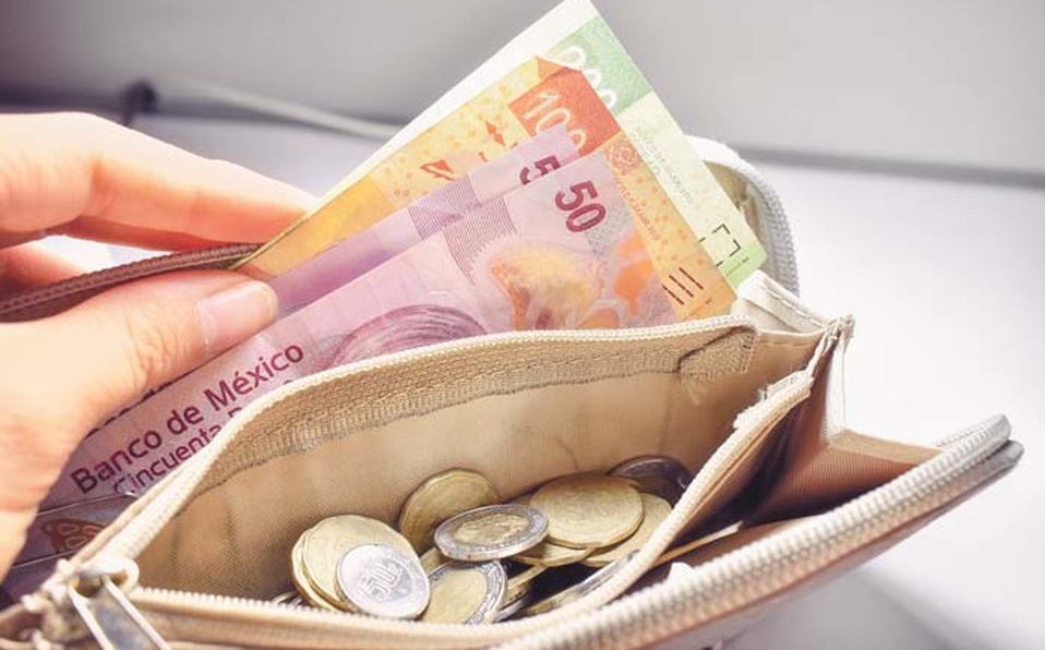Banxico: a favor de elevar salario mínimo