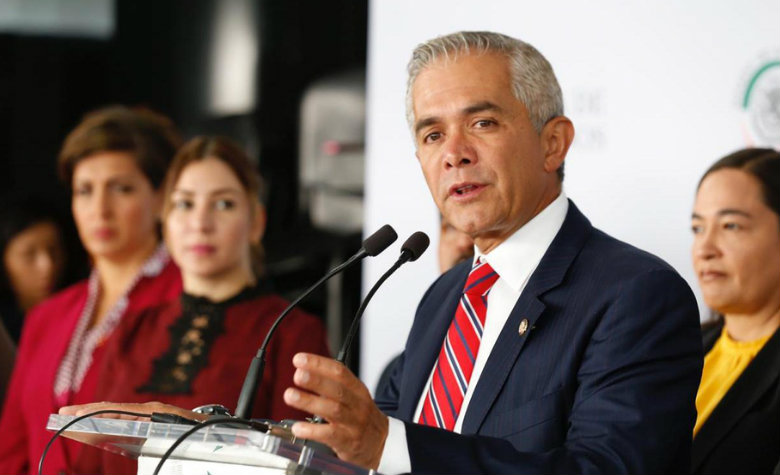 Renuncia de Zepeda y Barrales al PRD es parte de la depuración: dice Mancera