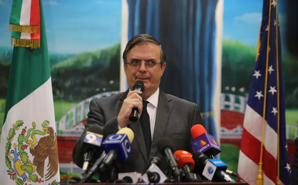 Consulados mexicanos, en alerta tras tiroteos en Texas: Ebrard