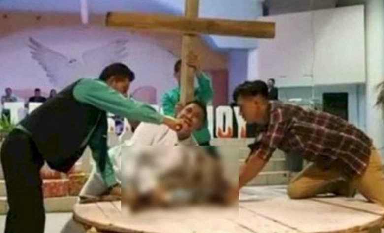 Pastor mata a una chiva para ejemplificar ‘a Jesús dando su vida por nosotros’ [VIDEO]