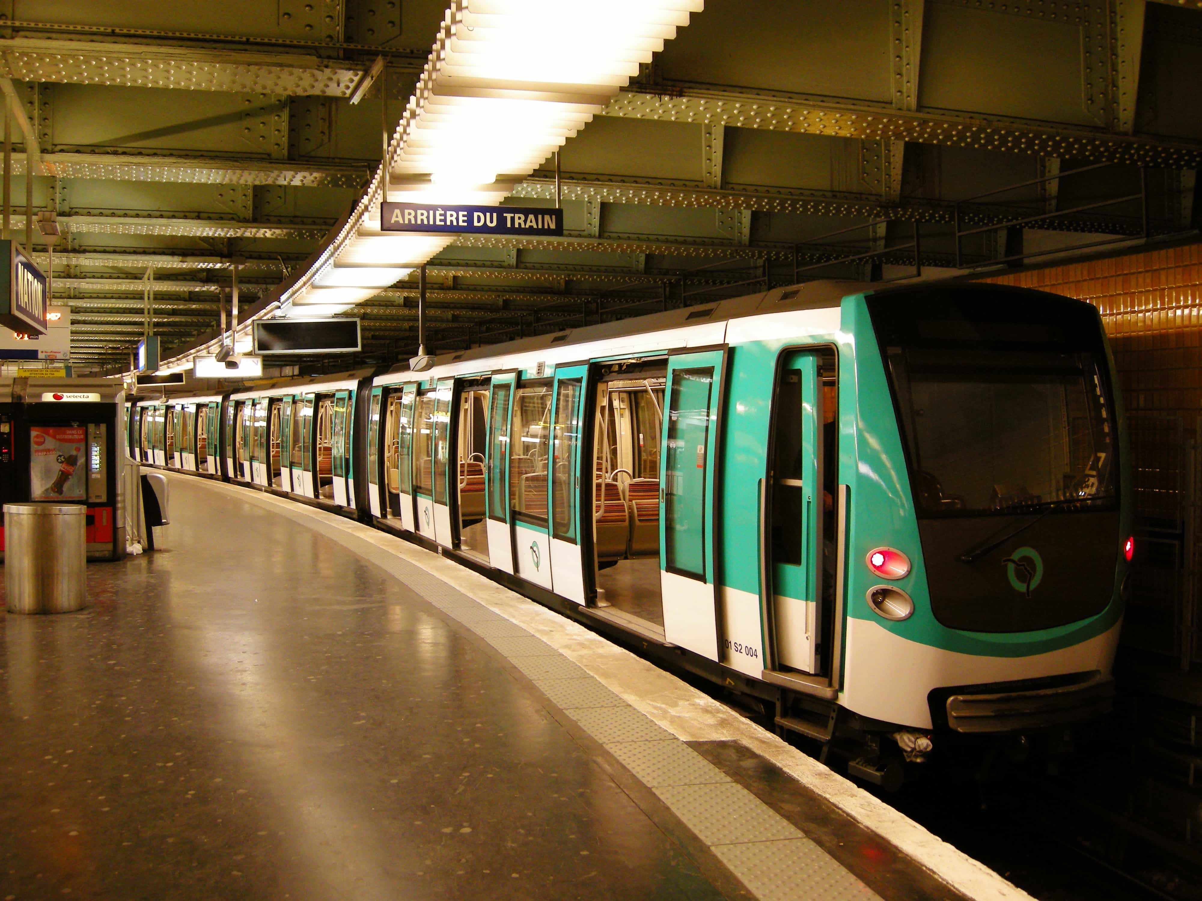 Prevén caos por huelga en el metro de Paris