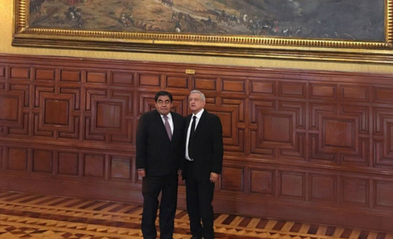 Barbosa se reúne con AMLO en Palacio Nacional