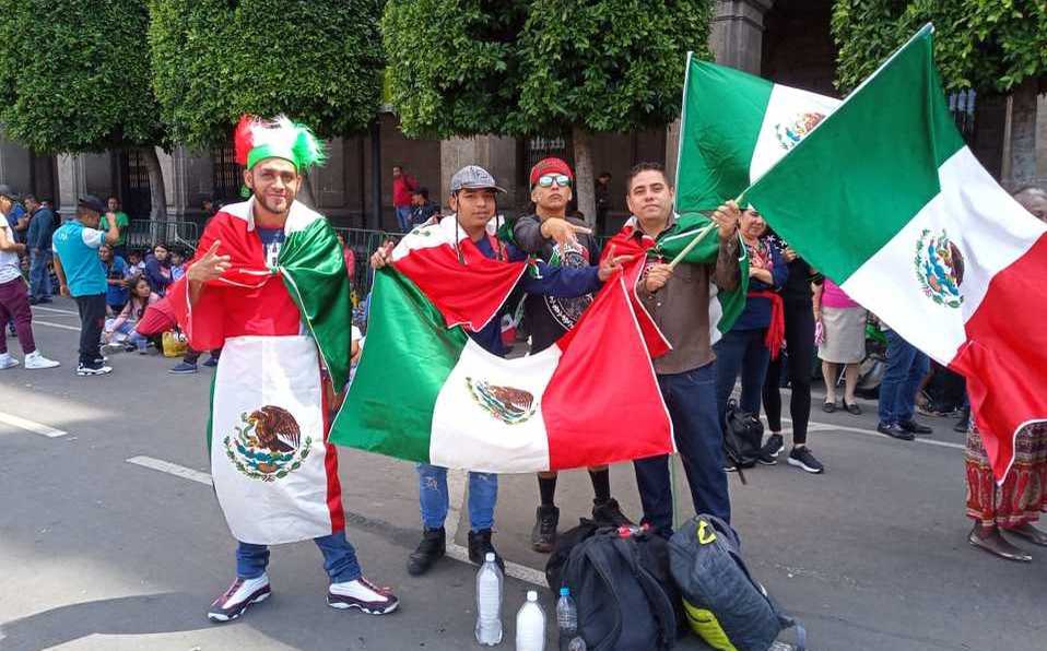 Entre sombreros y trajes de charro: así inicia la verbena por el Grito