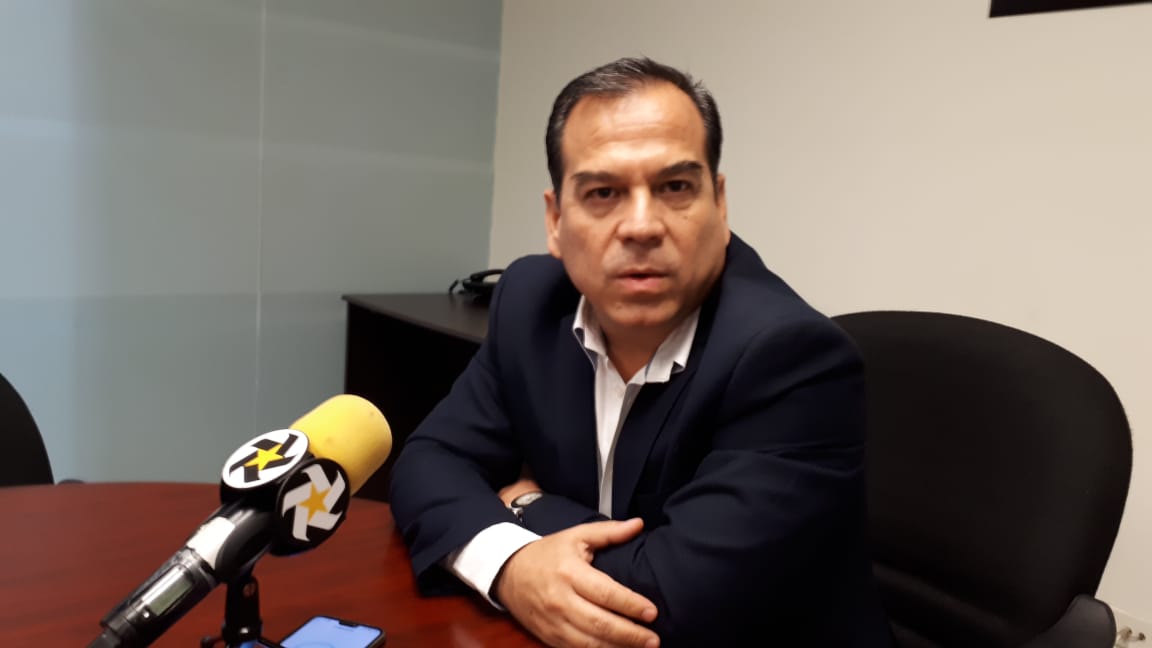 Ex trabajadores del Ayuntamiento de Tlahualilo se manifiestan en Casa de Gobierno de GP
