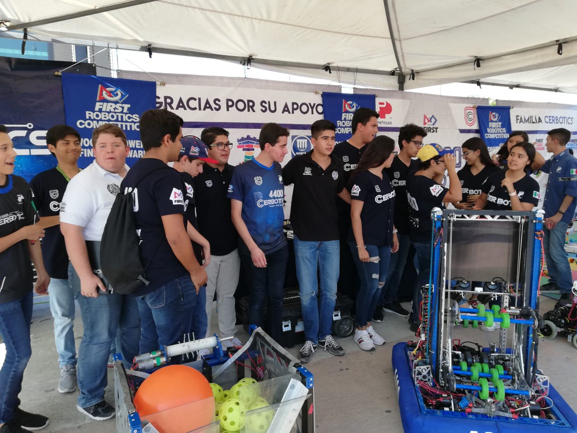 Realizan Segundo Festival de Robótica en la Plaza Mayor