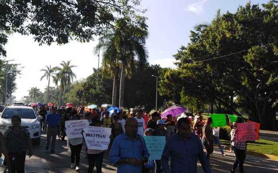 Maestros y padres de familia protestan por falta de docentes en ...