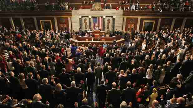 Cámara de Representantes vota para poner fin a emergencia fronteriza decretada por Trump
