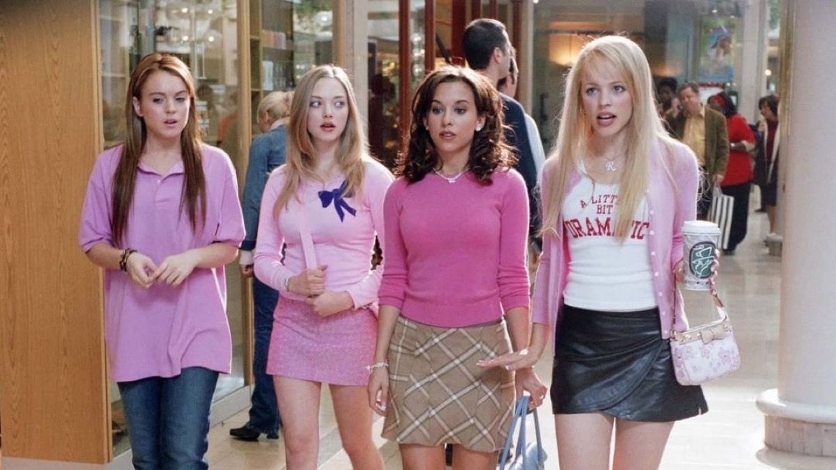 ¡A vestir de rosa!: Celebran fans el 'Mean Girls Day'