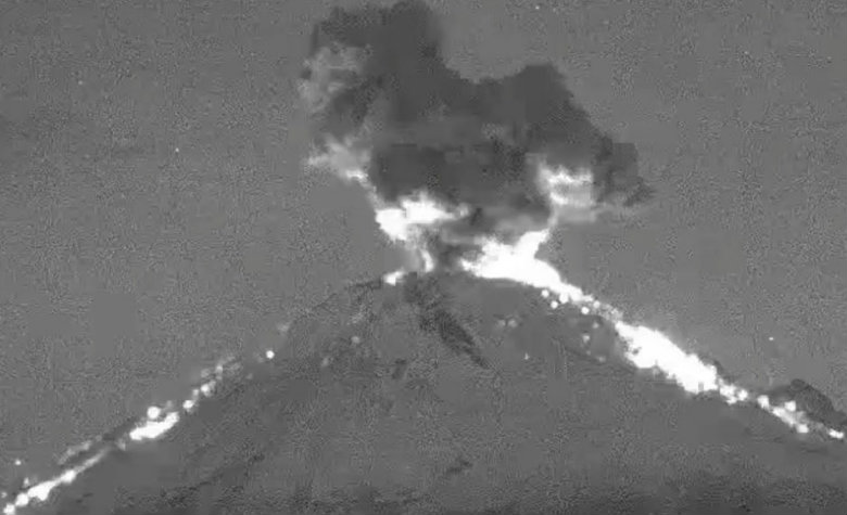 Popocatépetl lanza material incandescente