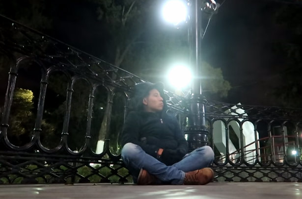 Youtuber duerme en las calles de Ecatepec para comprobar si es peligroso