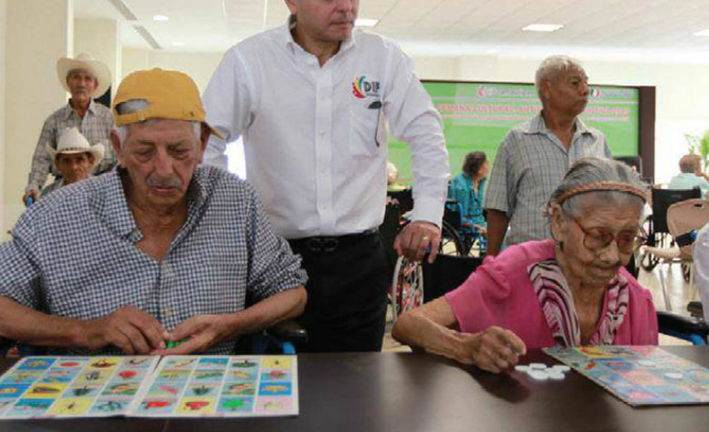 Abandono de adultos mayores podría ser sancionado; proponen iniciativa de Ley
