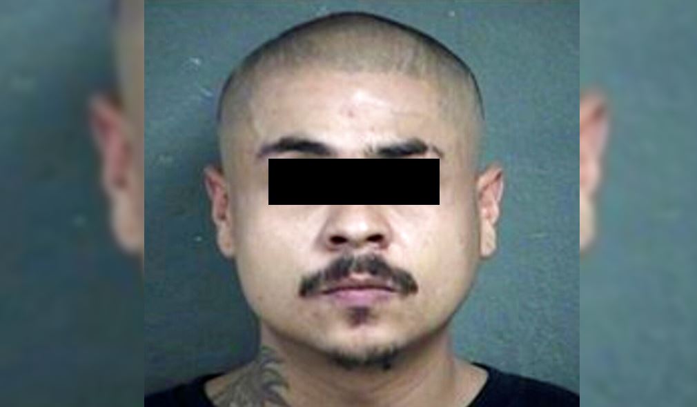 Buscan a uno de dos sospechosos en tiroteo a bar de Kansas