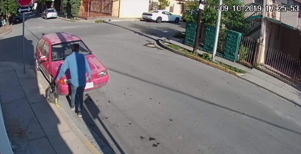 Aseguran dos autos con reporte de robo en Monterrey | Telediario México