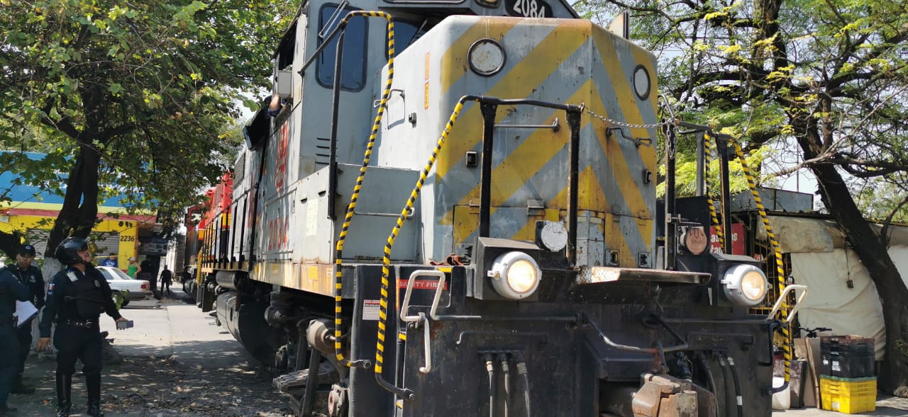 Muere un joven al ser arrollado por el tren al intentar ganarle el paso ...
