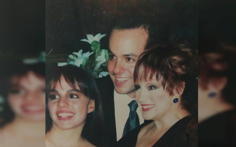 Con emotivo mensaje a sus hijos, Anel celebra su cumpleaños 75