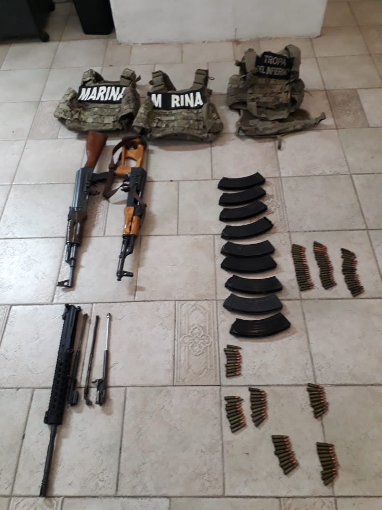 Abandonan armas, cartuchos y chalecos en Tamaulipas; balean patrulla de Policía Estatal